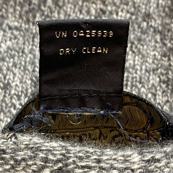 Country Shop 100% Cashmere V Neck Sweater Size Large - Picture 4 of 9